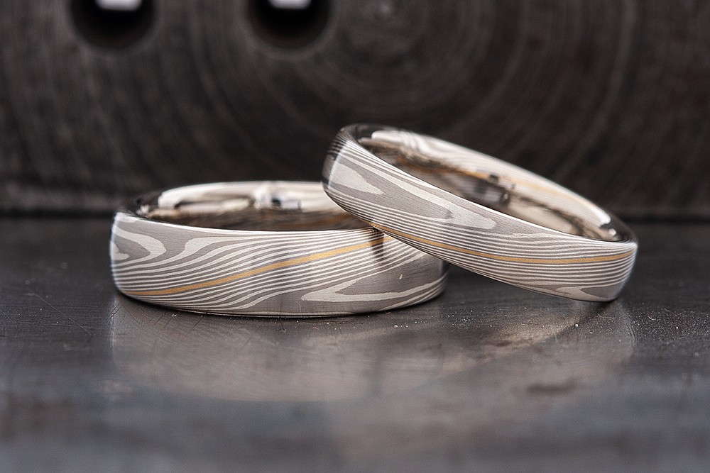 Lumen Mokume Gane Ring – Detail der feinen Goldlinie