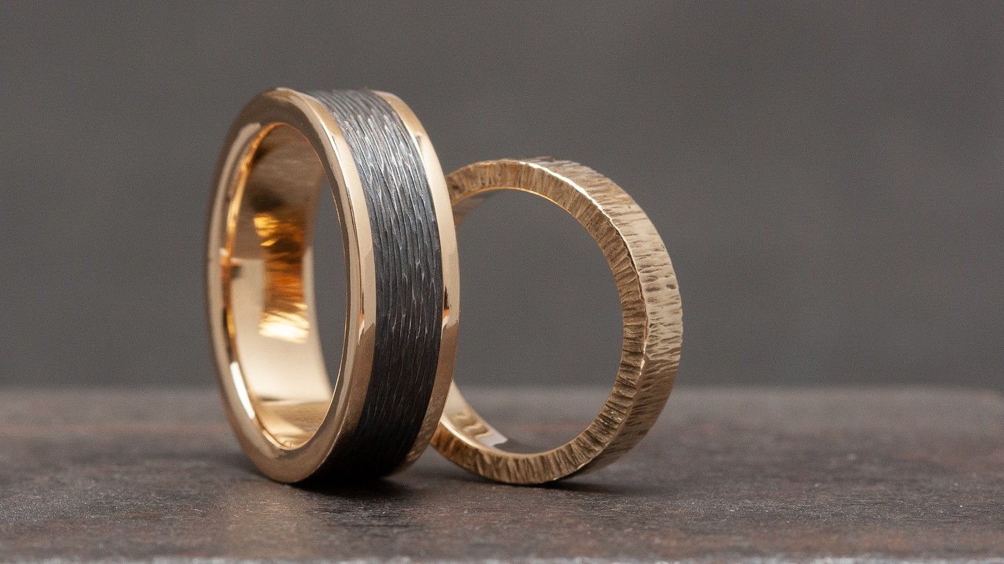 Tantal und Gold gehämmert