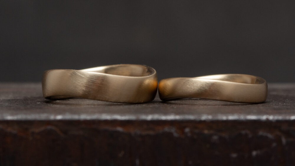 ringe Gelbgold wave form