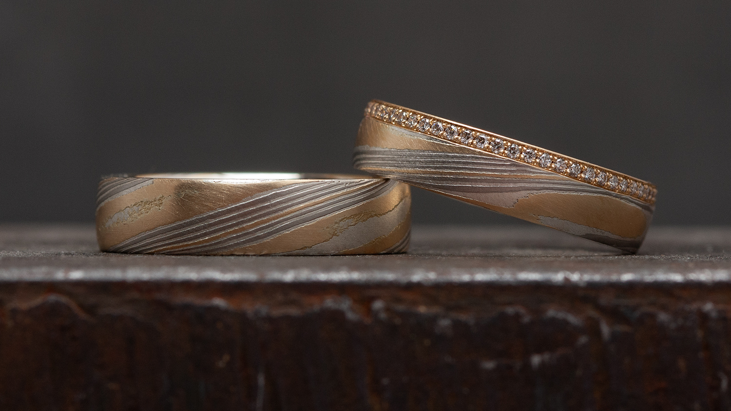 TRIGG Mokume-Gane-Trauringe mit Brillanten, handgefertigt in Berlin